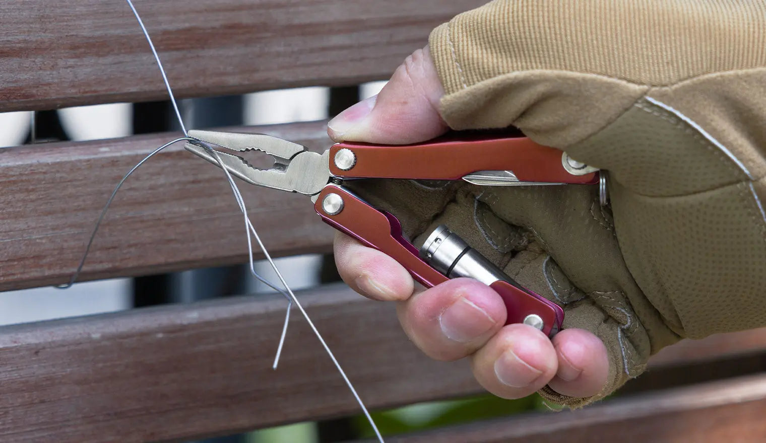 Swiss+Tech 8-IN-1 MINI MULTI TOOL ST35000 Tech House Singapore