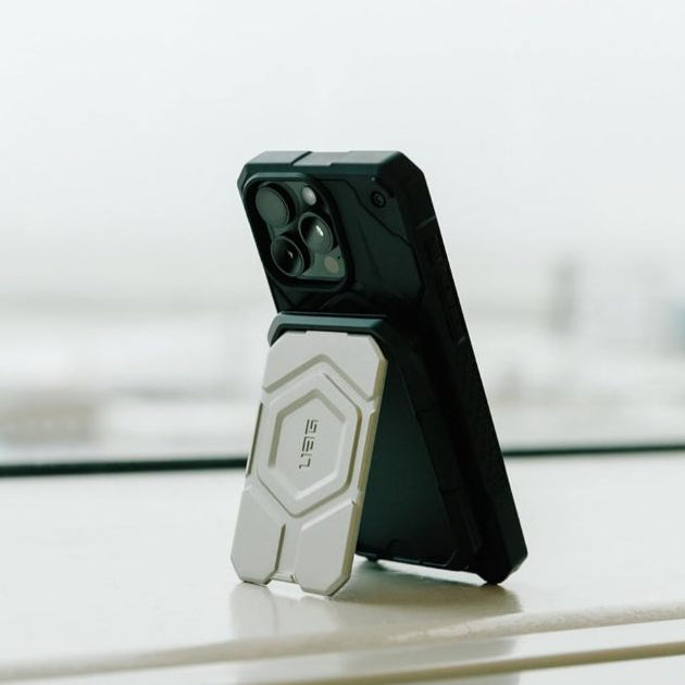 UAG Magsafe Card Holder With Phone Stand Magnetic UAG